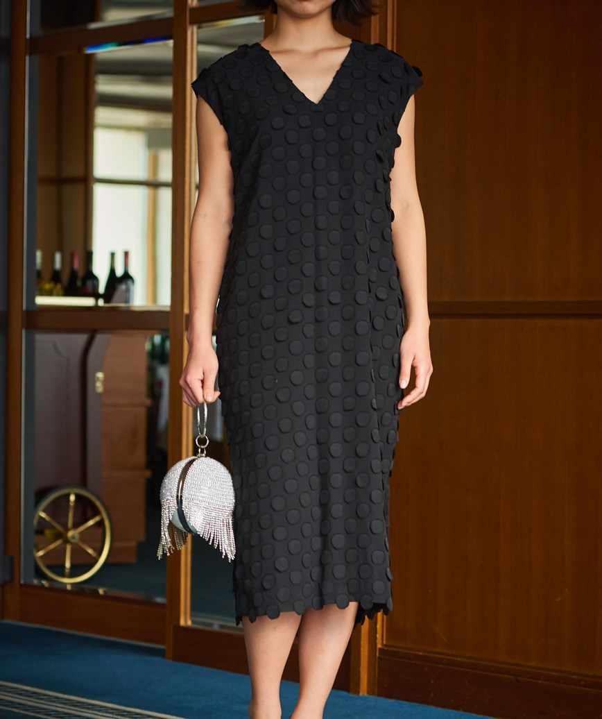 Vネックドットミディアムドレス―ブラック-M-L