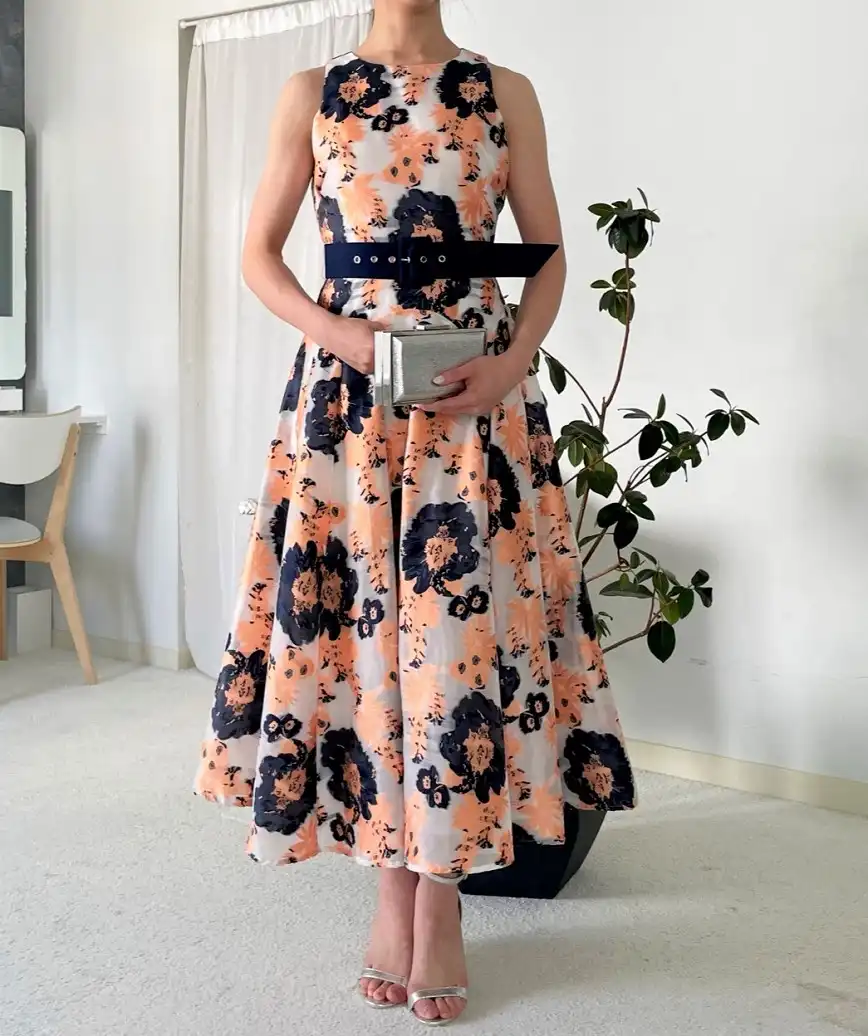 着用サイズ：S ／ 着用者：167cm(普段着ている服のサイズ：M) ／ ヒールの高さ：7cm
