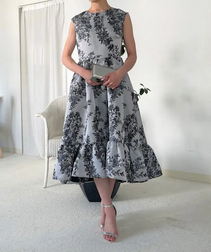 着用サイズ：M ／ 着用者：167cm(普段着ている服のサイズ：M) ／ ヒールの高さ：7cm