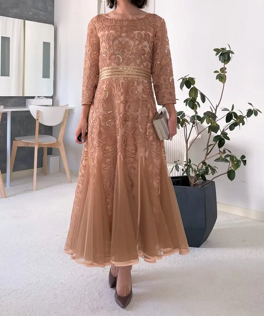 着用サイズ：L ／ 着用者：154cm(普段着ている服のサイズ：XS) ／ ヒールの高さ：8cm