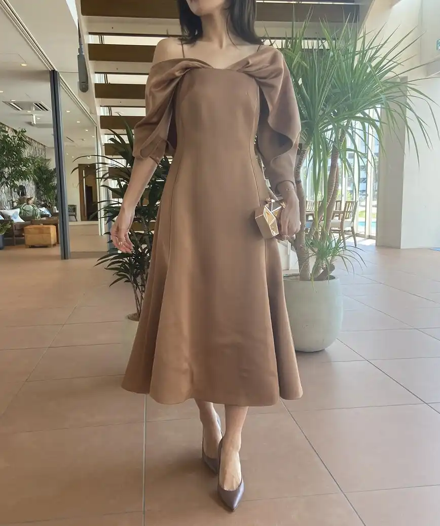 カットアウトスリーブオフショルダーAラインドレス-ベージュ-XSサイズ