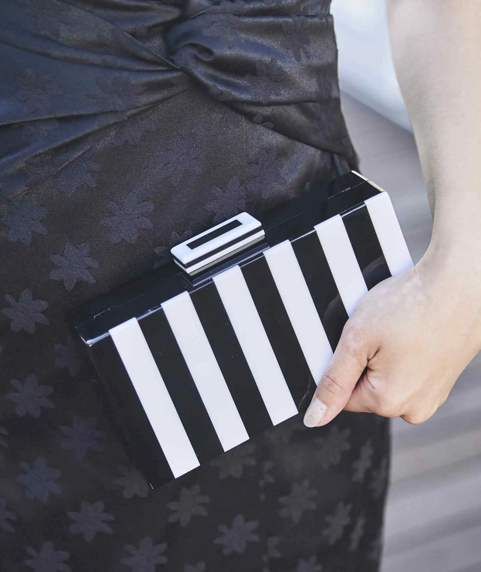 Mat Stripe Box Clutch bag