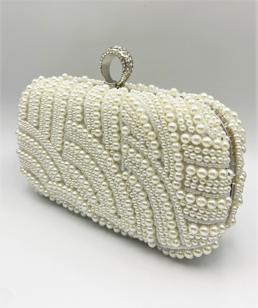 pearl round cluth bag - white
