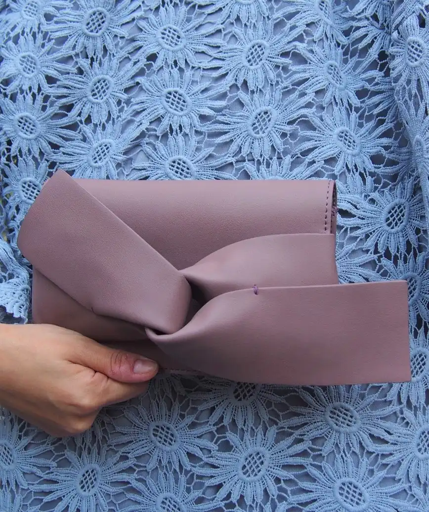 Ribbon knot Clutch bag - Pink Brown
