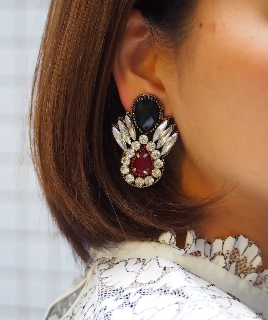 Black Feather motif Earrings