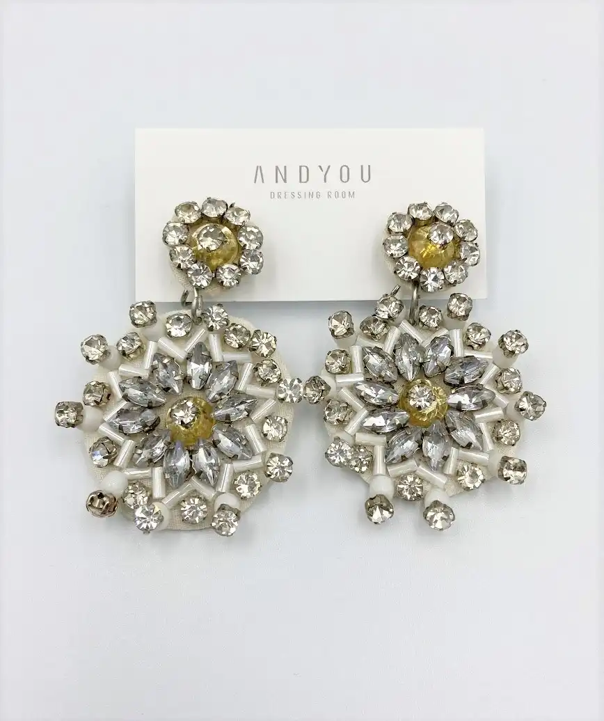 Circle bijou drop white Earring